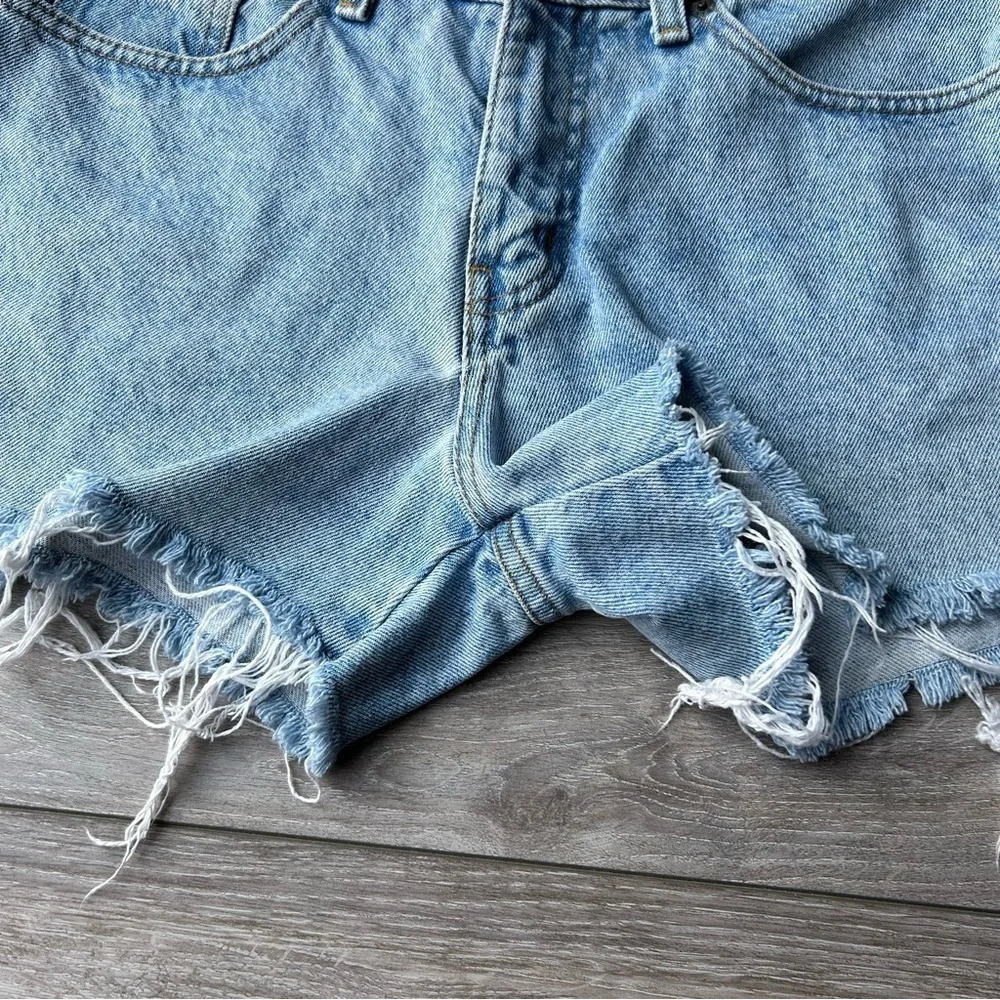 Vintage Maryk & Co Hip Hugger Short Light Wash Frayed  Denim Shorts - Picture 4 of 9